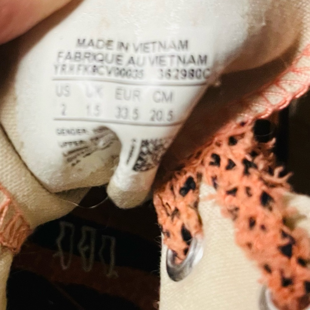 Converse x Dr Woo on the eye on the toe caps and under the clear outsole size 2 - Picture 9 of 9